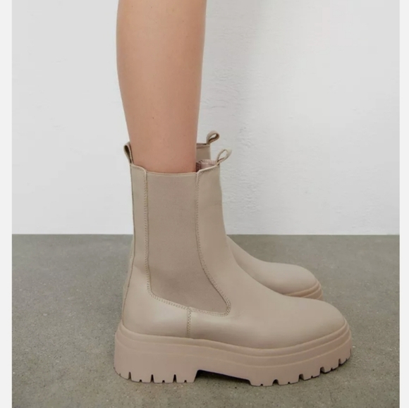 NWT ZARA FLAT ANKLE BOOTS ECRU WHITE 2154/910 SZ 6.5 - Picture 3 of 8